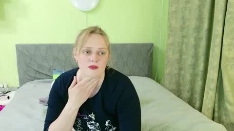 Snapshot of kira_kittyxxx chatting on May 22, 11:38 am Kira online show from May 22, 11:38 am