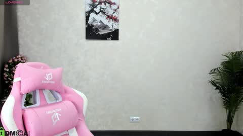 Aura online show from November 5, 2:00 am