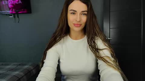 Snapshot of kira_love1 chatting on April 22, 8:17 am Kira love1 online show from April 22, 8:17 am