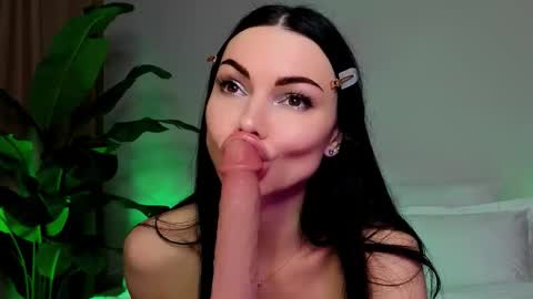 Kira and friends online show from March 11, 2:06 am