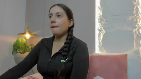 Snapshot of kira_relish chatting on June 15, 12:18 pm K I R A online show from June 15, 12:18 pm