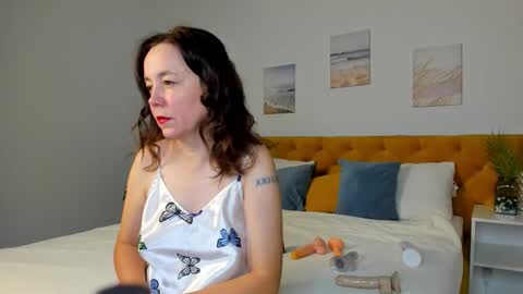 kiraadamss online show from October 14, 1:06 am