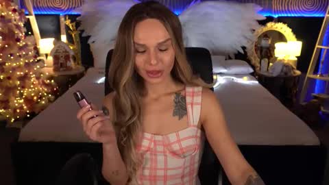 kiraagray online show from December 14, 2:00 pm