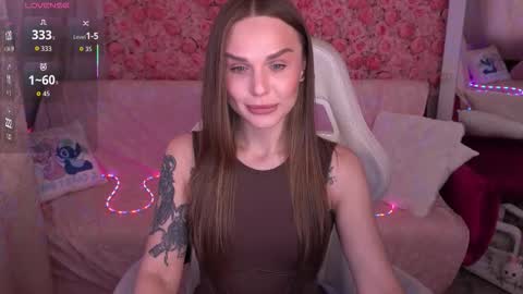 kiraagray online show from March 16, 1:59 pm