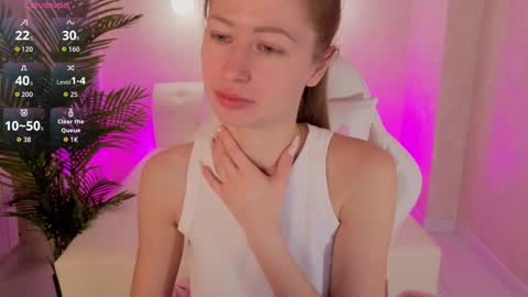 Snapshot of kirabradshow chatting on January 11, 1:10 am Bella online show from January 11, 1:10 am