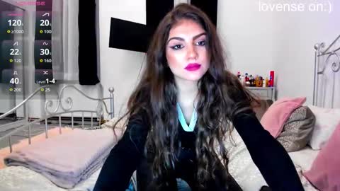 Snapshot of kiracherryy chatting on December 2, 9:32 pm Kira 3 online show from December 2, 9:32 pm