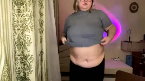 Just Kira online show from January 24, 4:49 pm