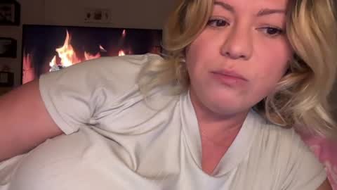 KiraDivine online show from November 29, 2:31 pm