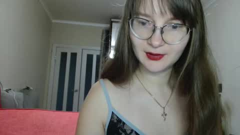 Snapshot of kiragoldens chatting on November 10, 6:23 am KiraGoldens online show from November 10, 6:23 am