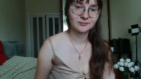 KiraGoldens online show from June 17, 6:27 am