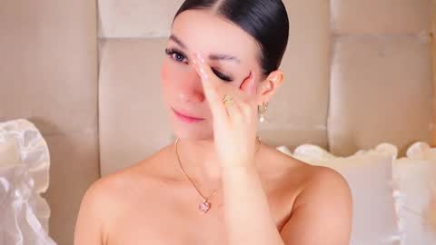 kira online show from February 4, 8:25 pm