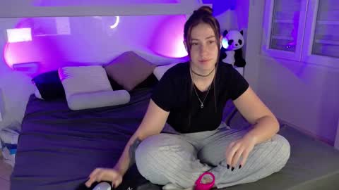 Kira online show from February 11, 8:19 am