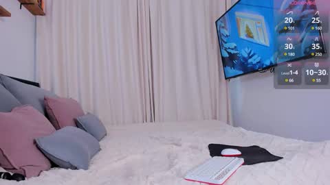 little vampire online show from January 25, 8:10 am