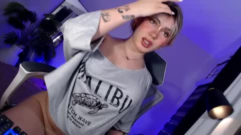 Its your girl KIRA online show from May 22, 2:08 am