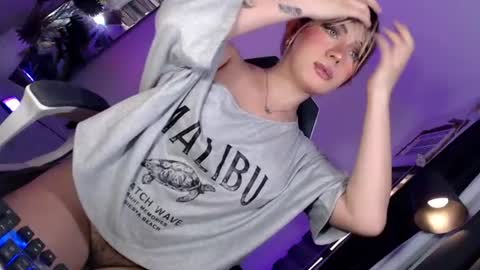 Its your girl KIRA online show from June 25, 2:11 am