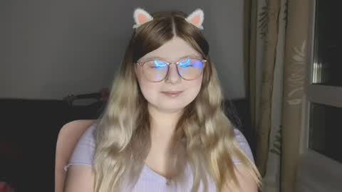 KiraYume online show from May 14, 8:15 pm