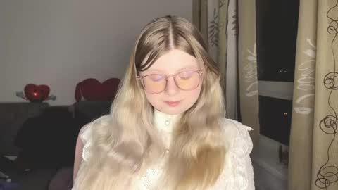 KiraYume online show from May 24, 8:58 pm