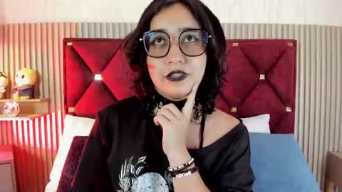 Snapshot of kirivelvet chatting on June 25, 2:44 am Samantha Velvet online show from June 25, 2:44 am