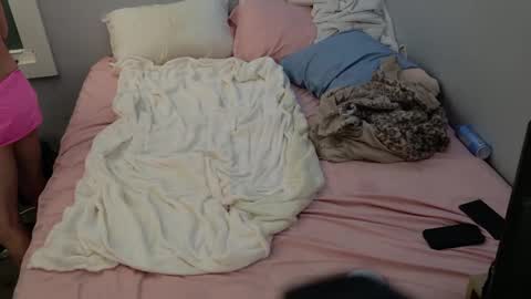 Snapshot of kirkcammerman1 chatting on December 25, 11:11 am Onya online show from December 25, 11:11 am