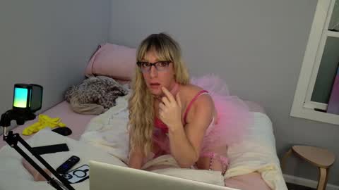 Snapshot of kirkcammerman1 chatting on January 10, 8:40 am Onya online show from January 10, 8:40 am