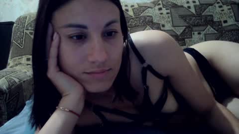 kiss lovely  online show from May 10, 7:52 pm