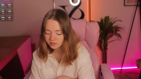 Kiss Moon online show from March 19, 7:01 am