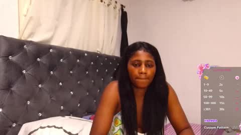 Snapshot of kiss_violet chatting on October 1, 11:33 pm Violet online show from October 1, 11:33 pm