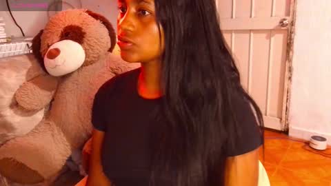 Snapshot of kiss_violet chatting on December 23, 1:58 am Violet online show from December 23, 1:58 am