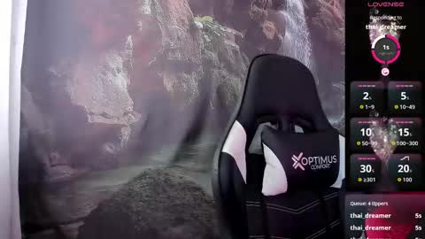 kiss_whitee online show from February 17, 1:40 pm