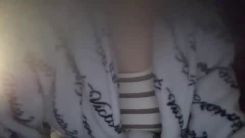 kissandtell1357 online show from October 27, 1:53 am