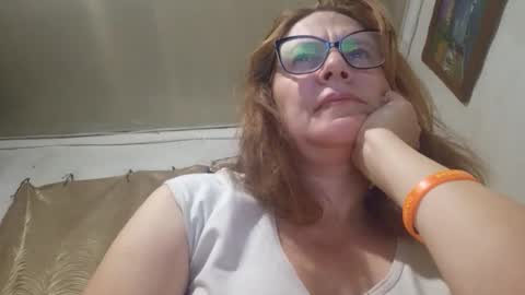 kissandvibe online show from November 5, 7:25 pm