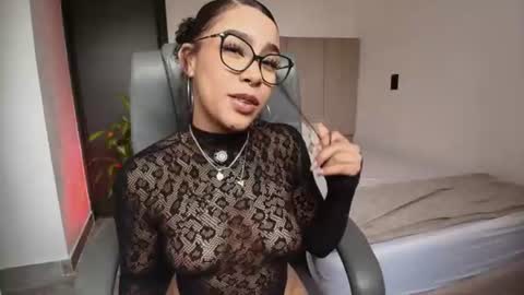 Snapshot of kisscocoaxo chatting on June 16, 6:10 pm cocoa online show from June 16, 6:10 pm