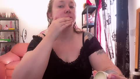 Snapshot of kissica chatting on June 2, 7:32 am kissica online show from June 2, 7:32 am