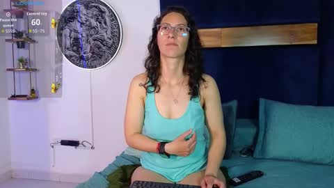 Kissing Company online show from September 14, 7:07 am