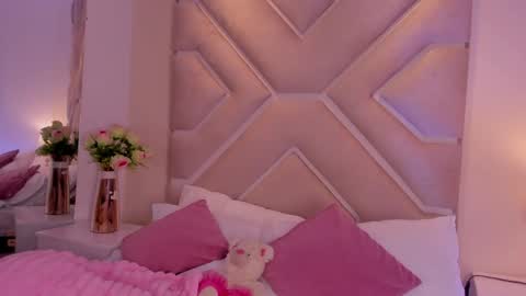 Snapshot of kisskitty__ chatting on April 6, 9:16 pm kisskitty__ online show from April 6, 9:16 pm