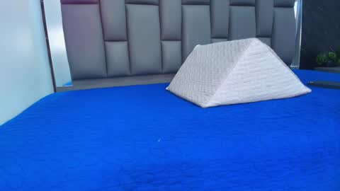 BELLA FLAME online show from February 28, 7:04 pm