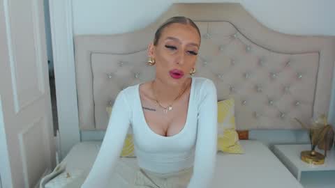 Snapshot of kissnatalie chatting on May 15, 9:49 am Natalie online show from May 15, 9:49 am