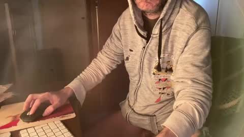 kissofbanned1983 online show from April 23, 6:36 am