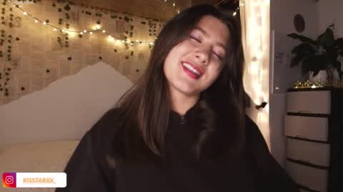 Snapshot of kisstarxxx chatting on November 7, 4:34 am Helena and Brad online show from November 7, 4:34 am