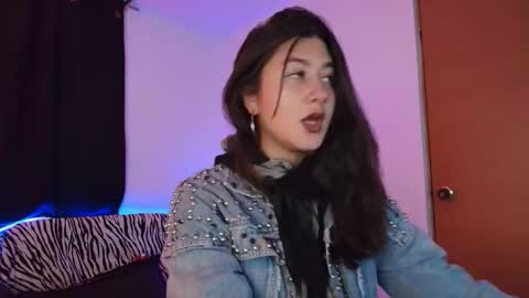 Snapshot of kisstarxxx chatting on December 15, 7:34 am Helena and Brad online show from December 15, 7:34 am