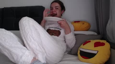 Im Amaia   Everyone Merry Christmas  online show from July 28, 6:20 am