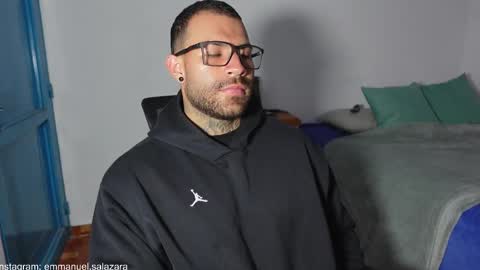 Snapshot of kite__ chatting on January 15, 11:21 am kite__ online show from January 15, 11:21 am