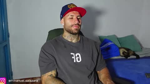 Snapshot of kite__ chatting on February 18, 12:48 am kite__ online show from February 18, 12:48 am