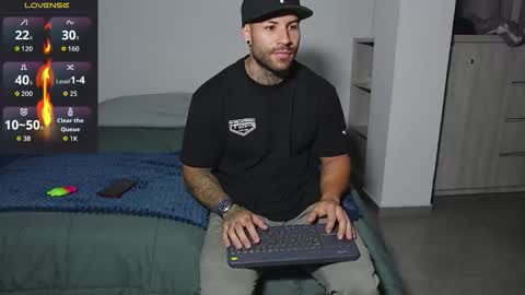 Snapshot of kite__ chatting on September 27, 11:32 pm kite__ online show from September 27, 11:32 pm