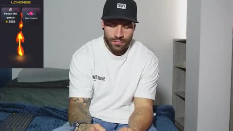 Snapshot of kite__ chatting on October 1, 3:51 pm kite__ online show from October 1, 3:51 pm