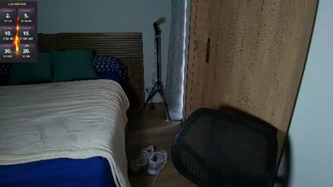 kite__ online show from July 27, 9:11 pm