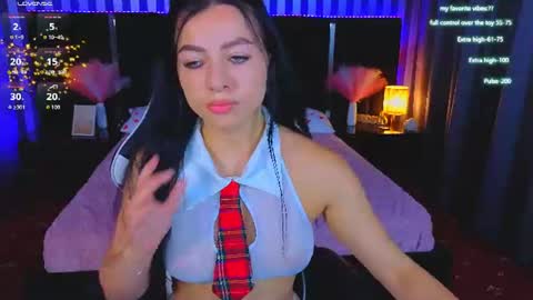 Snapshot of kitnis1love chatting on July 1, 7:24 pm kitness online show from July 1, 7:24 pm
