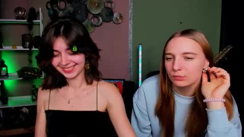 kitniss online show from November 4, 1:32 pm