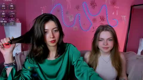 Snapshot of kitniss_dreamy chatting on May 17, 7:10 pm kitniss online show from May 17, 7:10 pm