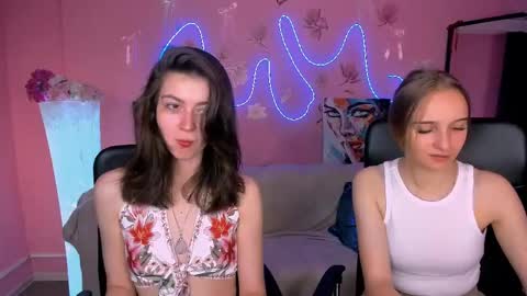 Snapshot of kitniss_dreamy chatting on May 20, 7:20 pm kitniss online show from May 20, 7:20 pm